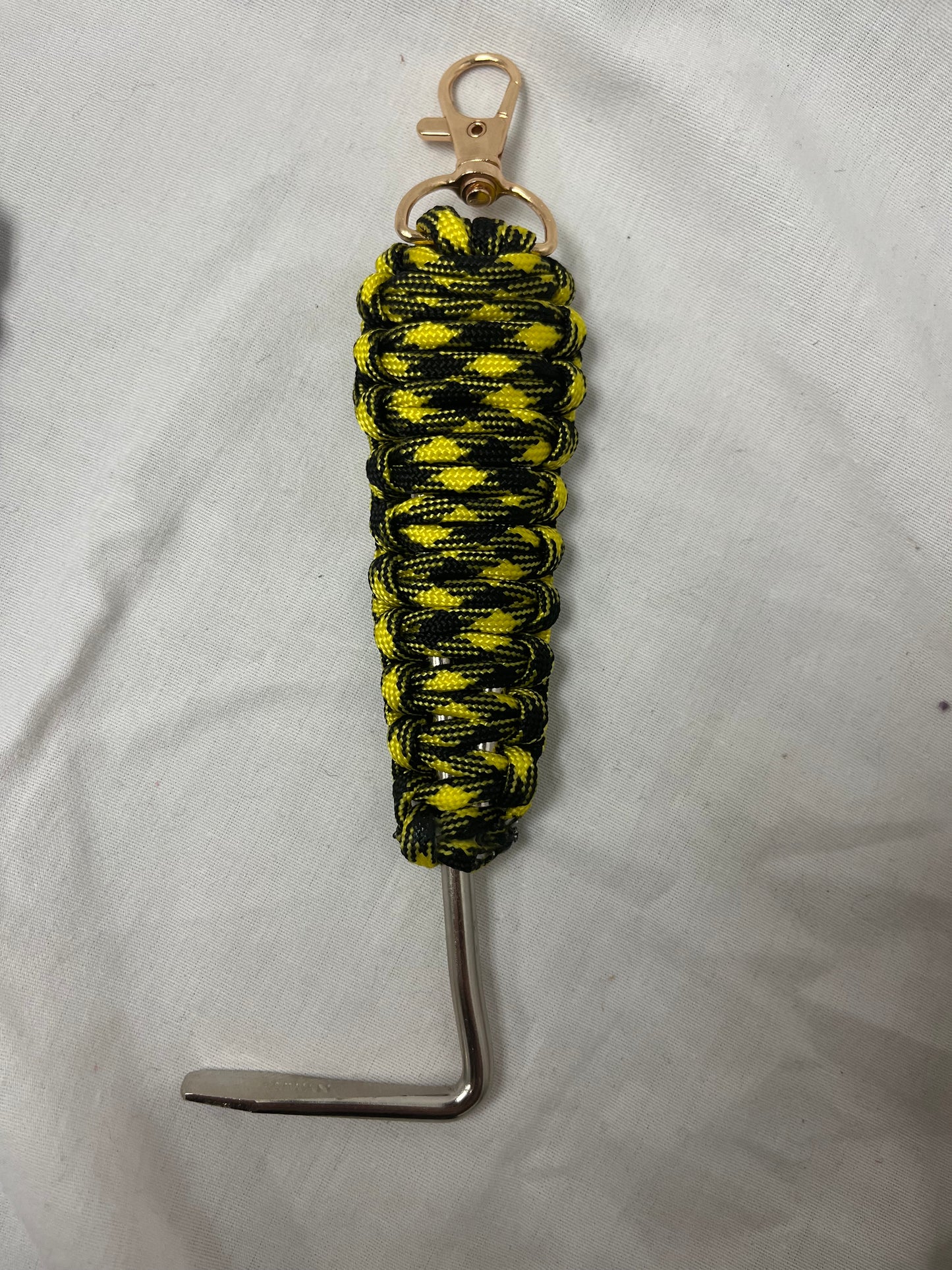 Paracord Clip Hoof Picks