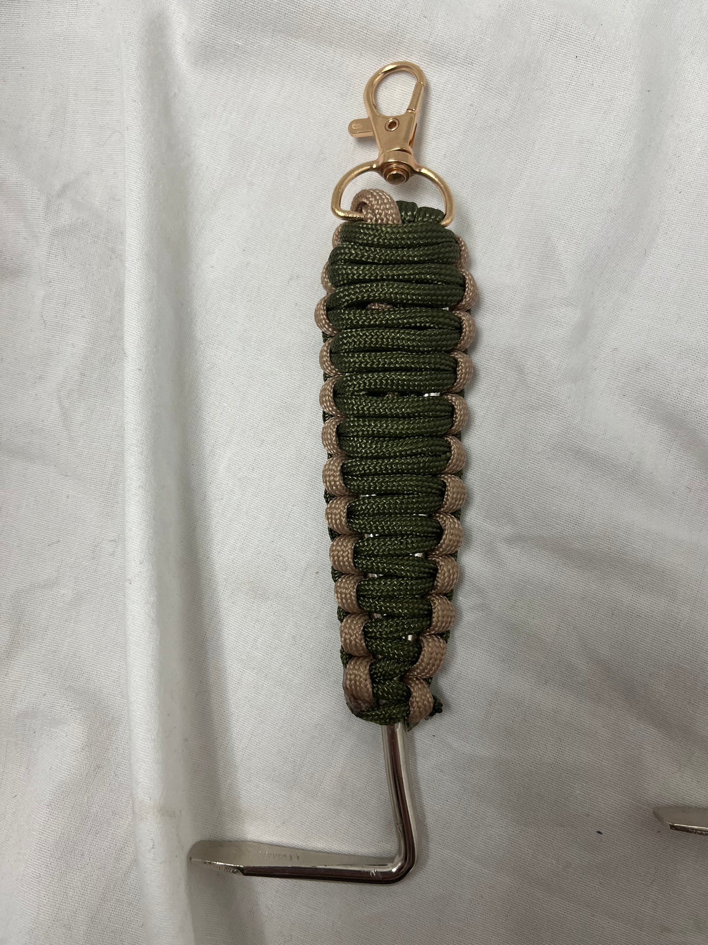 Paracord Clip Hoof Picks